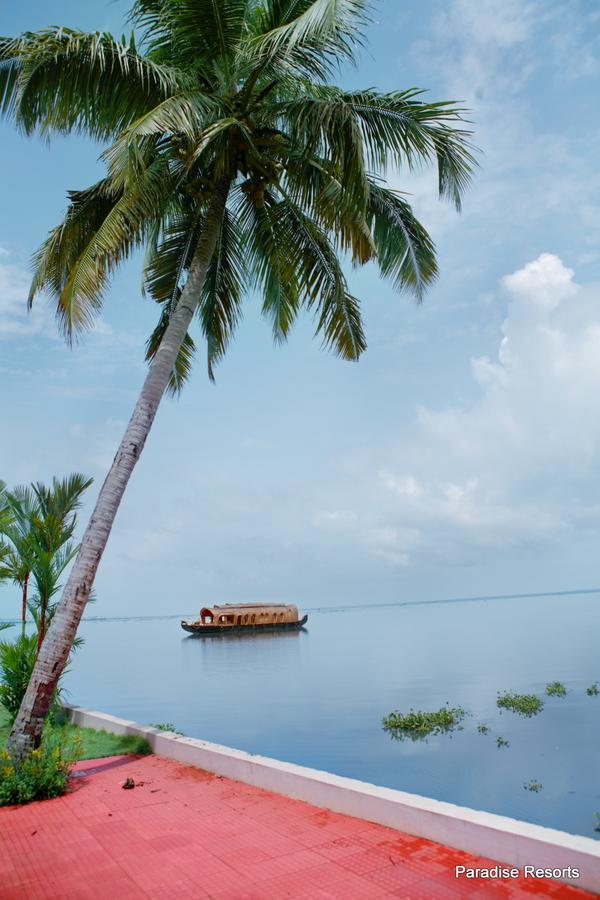 Paradise Resort Kumarakom Exterior photo